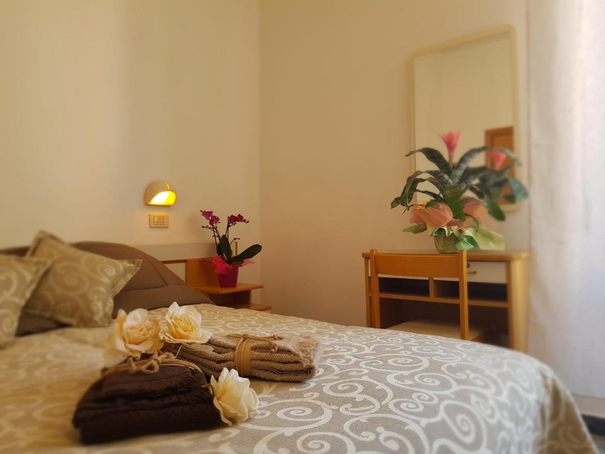 Hotel Romantica リミニ エクステリア 写真